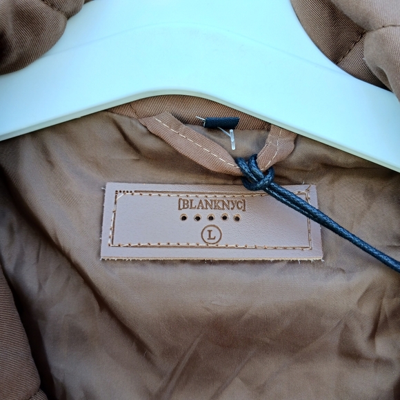 BLANK NYC Women’s Cropped Tencel Quilted Jacket Brown Size Large New With Tags - Picture 5 of 6